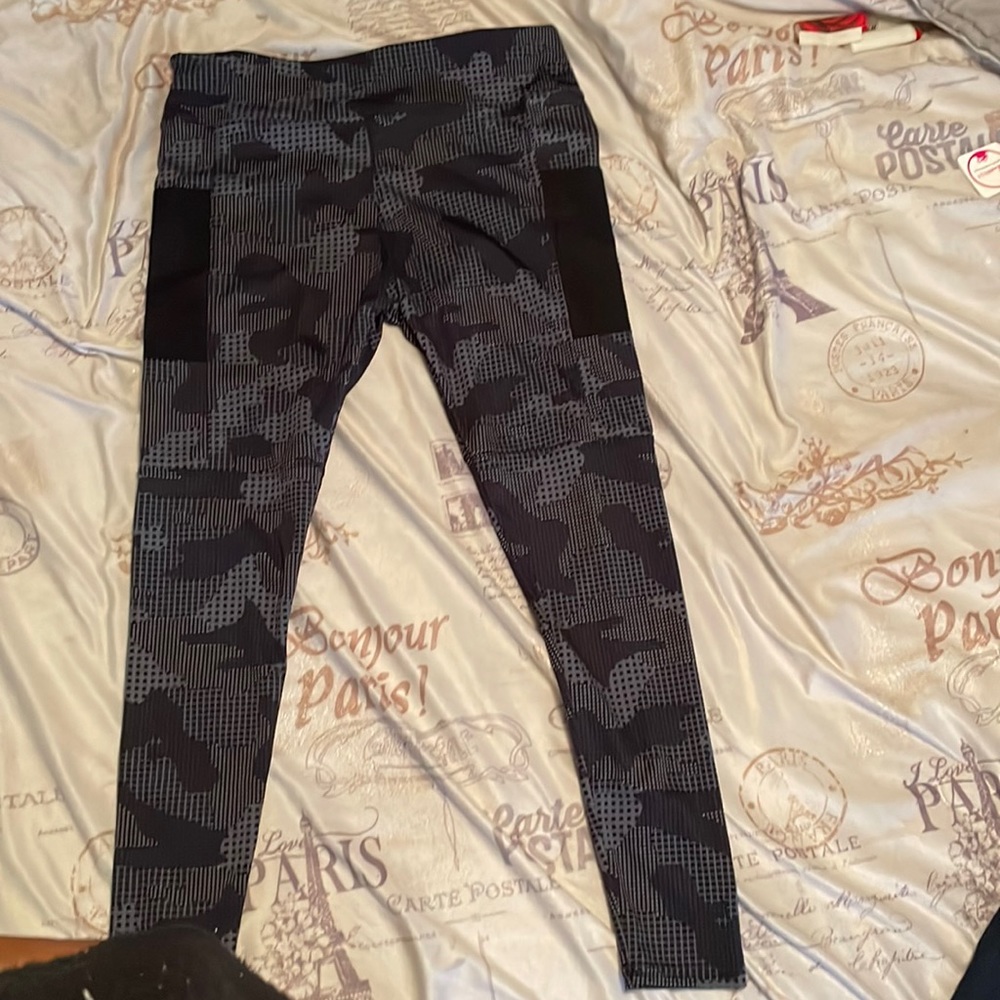 Black workout leggings